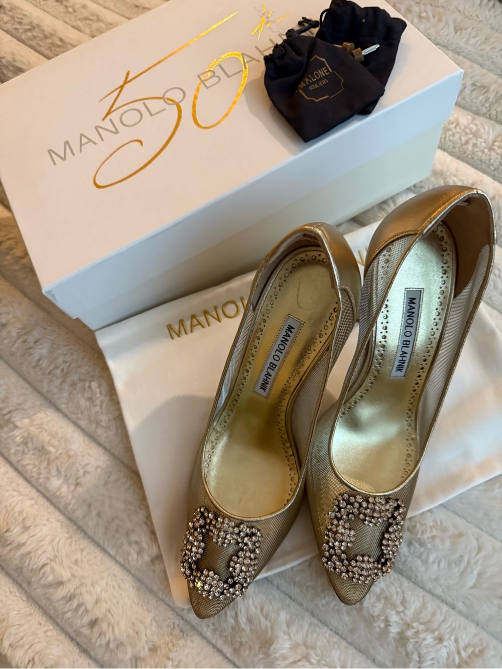 Manolo Blahnik Hangisi Crystal Buckle Mesh Pump NIB 6.5 US / 36.5 EU - Picture 3 of 15